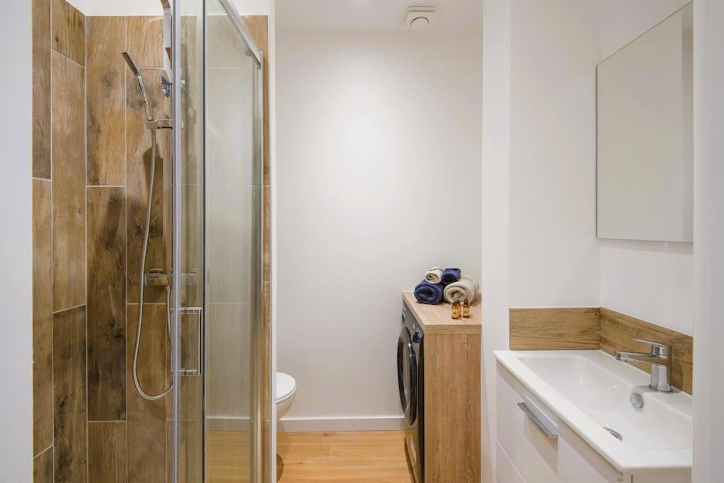 Spacious T2 Near The Halles And The Harbour Apartment
